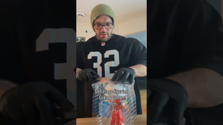 Déballage de figurine Dragon Ball Z par un bodybuilder Pro! #dbz #dragonball